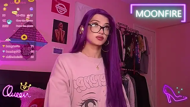 moonfiredancer live cam on StripChat