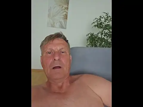 johnnym1 webcam