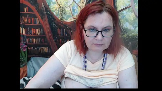 PlayfullMature webcam