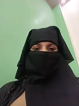 aafreen_36 (F young) - Boobs oil