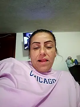 maynor_1998 (F milf) - let's fill this cup with my squirt💦