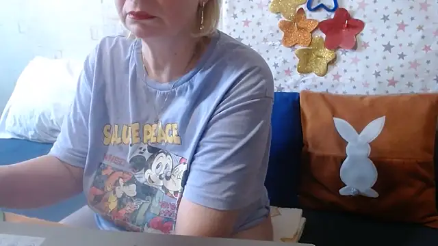 QueenLana webcam