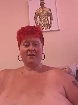 BustyRedxx webcam