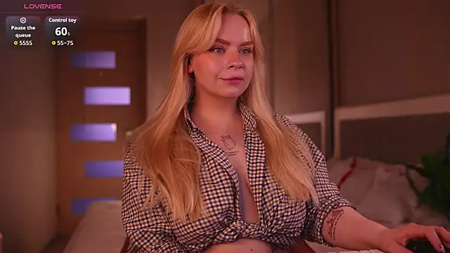 LisaLove3 webcam