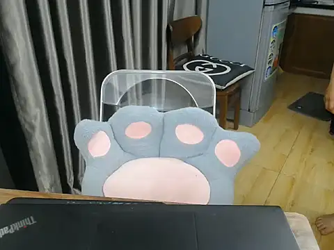 Maia_9999 webcam
