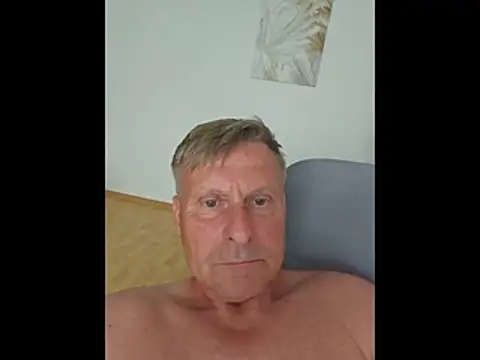 johnnym1 webcam