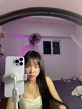 Lov3lily webcam