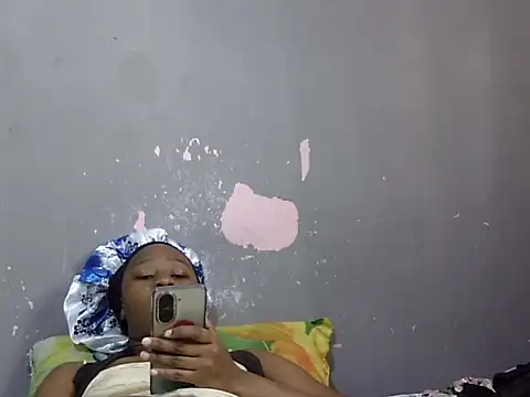 Petite_Ebony10