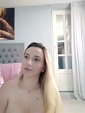 AlexisWhit webcam
