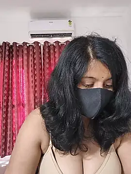Cute-Maanvi webcam