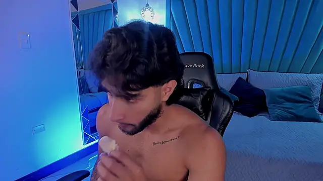 Emmet_CollinsJS webcam