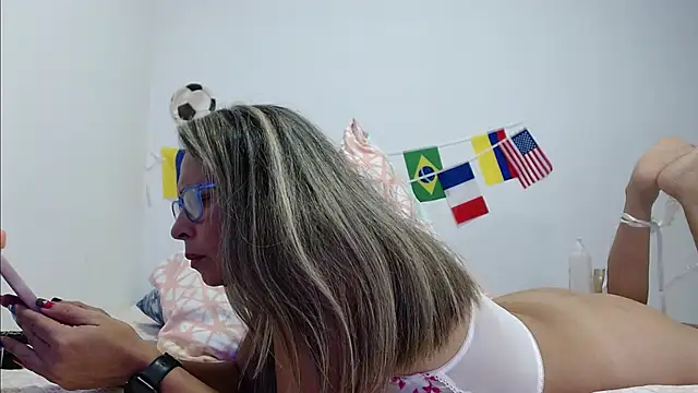 ThaliaGray_ webcam