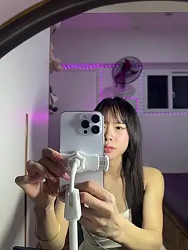 Lov3lily webcam