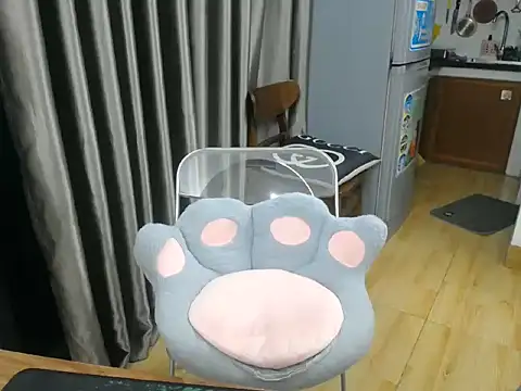 Maia_9999 webcam