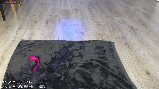 ellie_kimi webcam