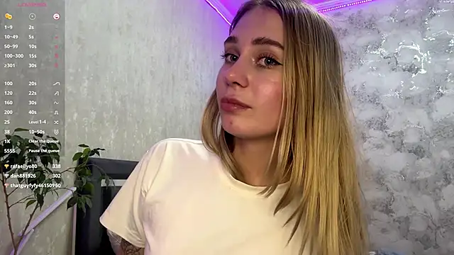 LexaLuxgrey webcam
