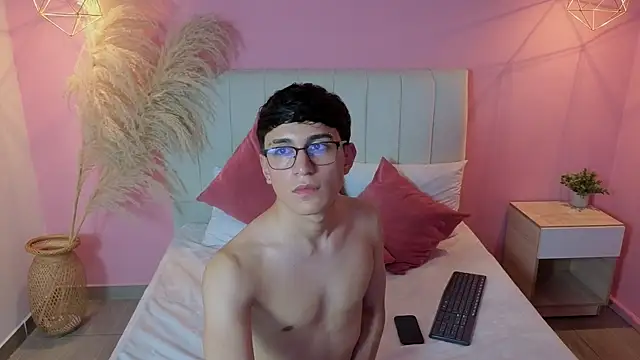 ryan_valentino webcam