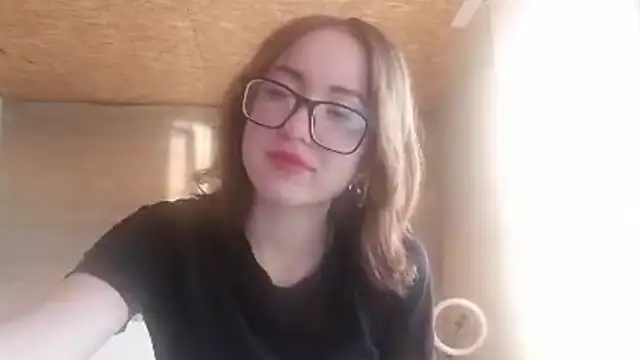 OliviaMoment webcam