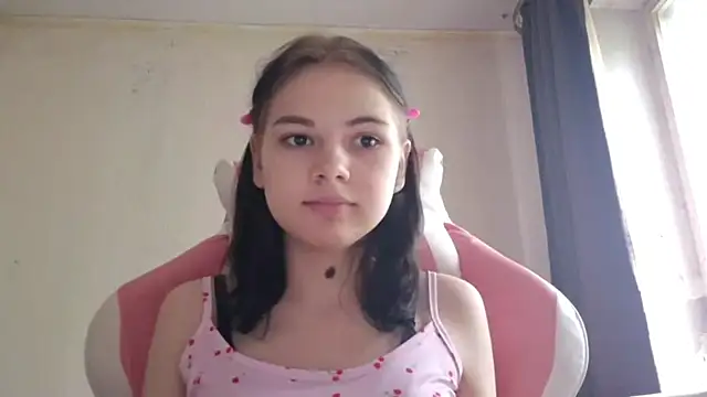 MilaTease webcam