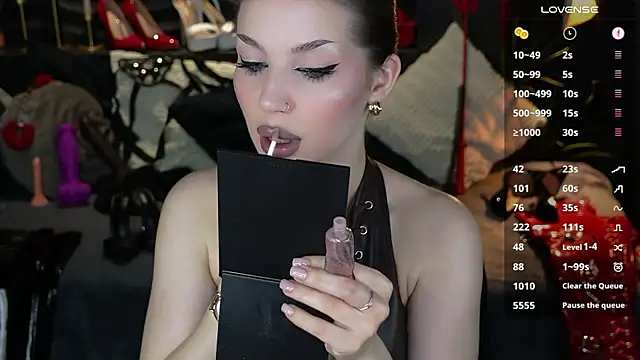 MistressDarsy webcam