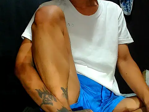 AwesomeMistress_Bigcock webcam