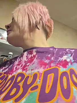 PinkTheHawk webcam