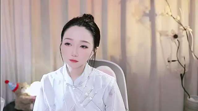 Zoe-99 webcam