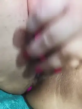 Gatitadiablita35 webcam