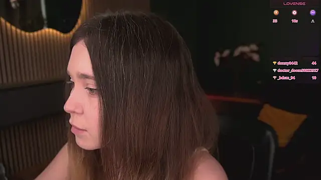 Lina_Glow webcam