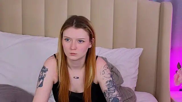 AlyssFrost webcam