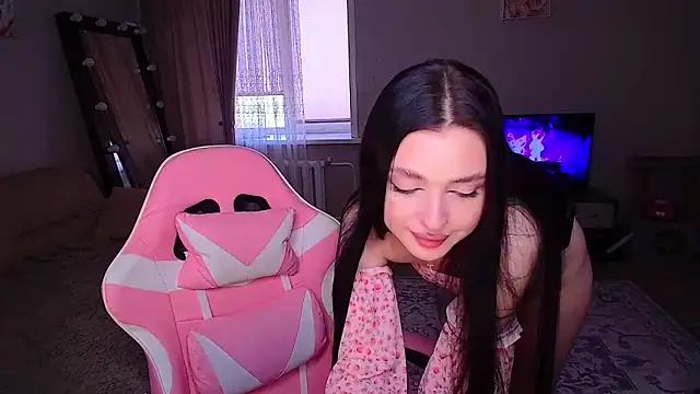 yoursLina webcam