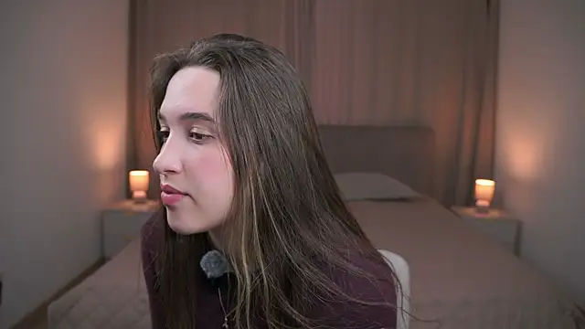 MeliaCusanelli live cam on StripChat