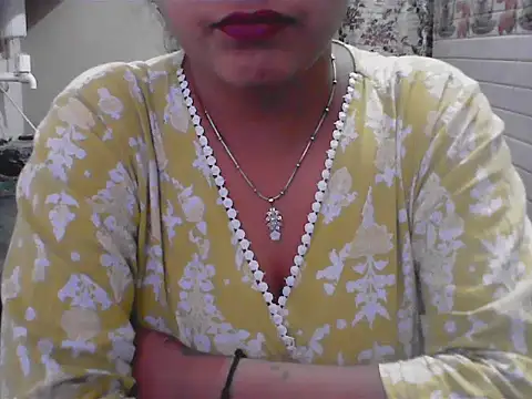 LovingPihu webcam
