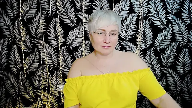 Olivia_playful webcam