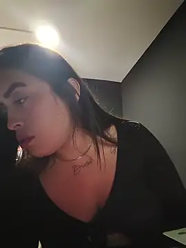 MissNyraSecret webcam