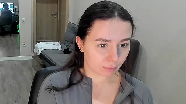 Di_na_Bell webcam