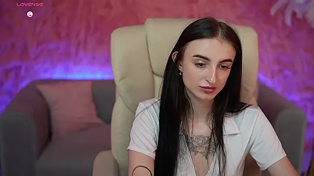 EmilyyMoon webcam