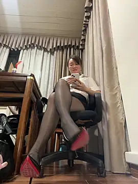 Molly-xiao live cam on StripChat