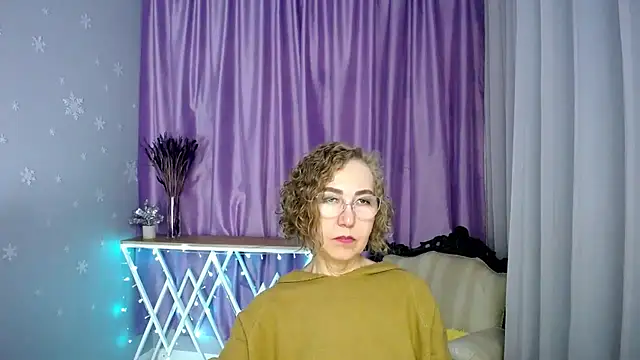 queen_a_n_i live cam on StripChat