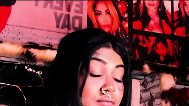 indian_dreamgirl webcam