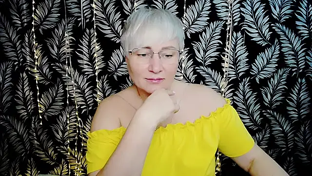 Olivia_playful webcam