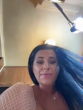 Hotmomcheckk_