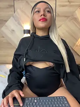 MiaBlonde1