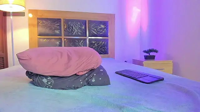 Zoe_sky1 webcam