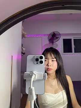 Lov3lily webcam