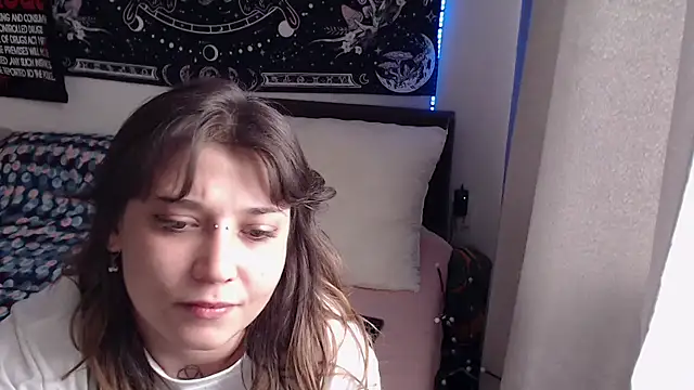 AlienforTwenty webcam