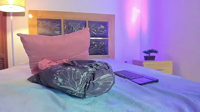 Zoe_sky1 webcam