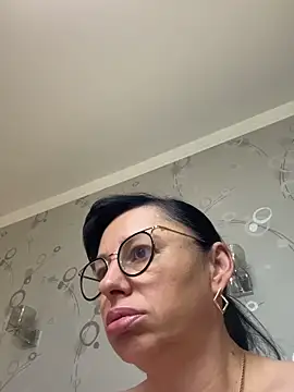 Amberhotqueen webcam