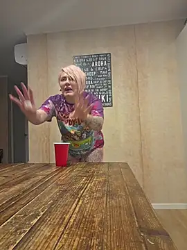 PinkTheHawk webcam