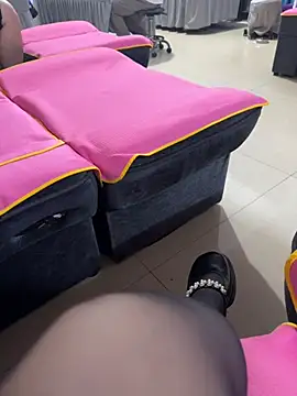Fannywell live cam on StripChat